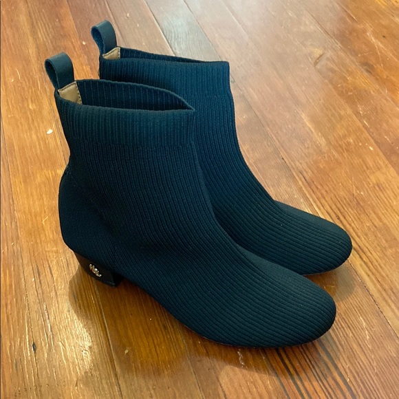 Kurt Geiger Shoes - Kurt Geiger Women’s Ribbed Black Ankle Sock Boots size 7.5